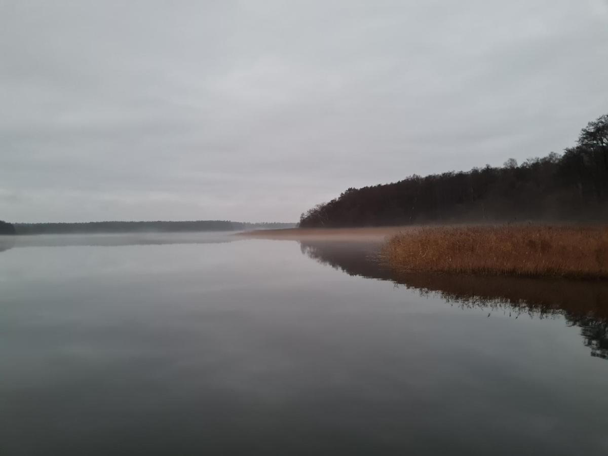 4 Sterne-Haus Am See Waren  Bagian luar foto
